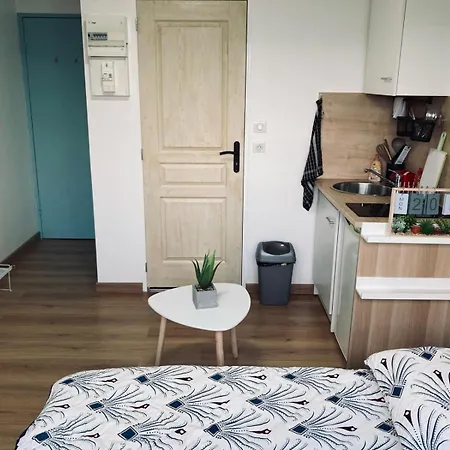 Apartment Parlementaire Europeen, Waken *